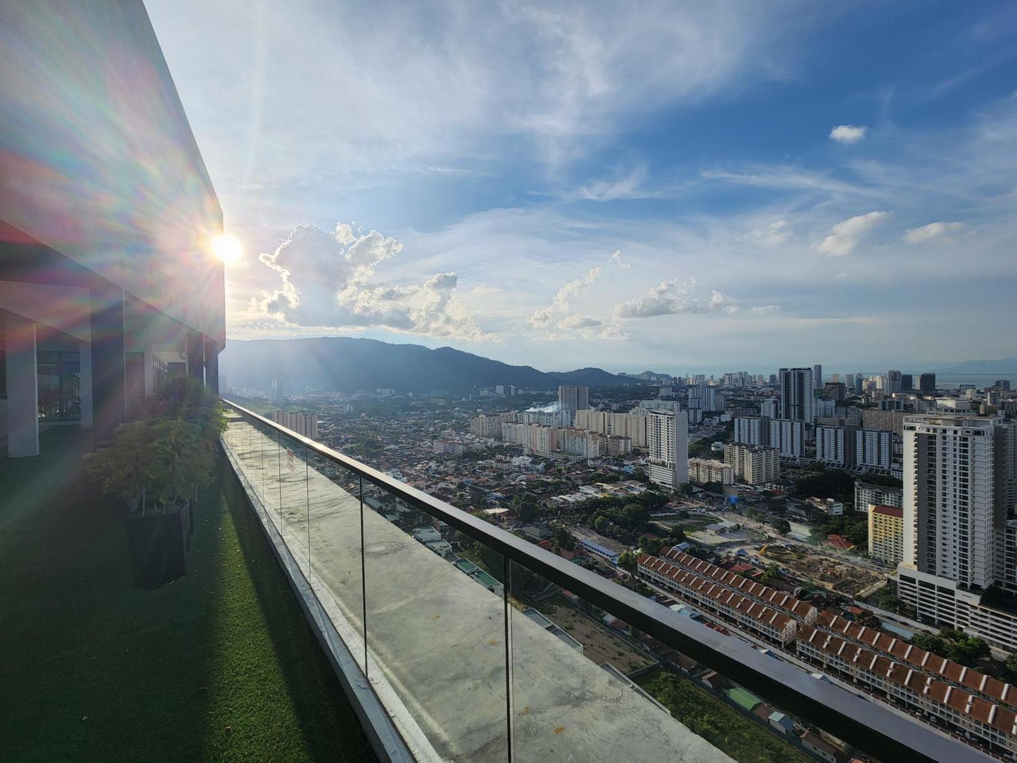 Urban Suites - Penang Jelutong Екстериор снимка