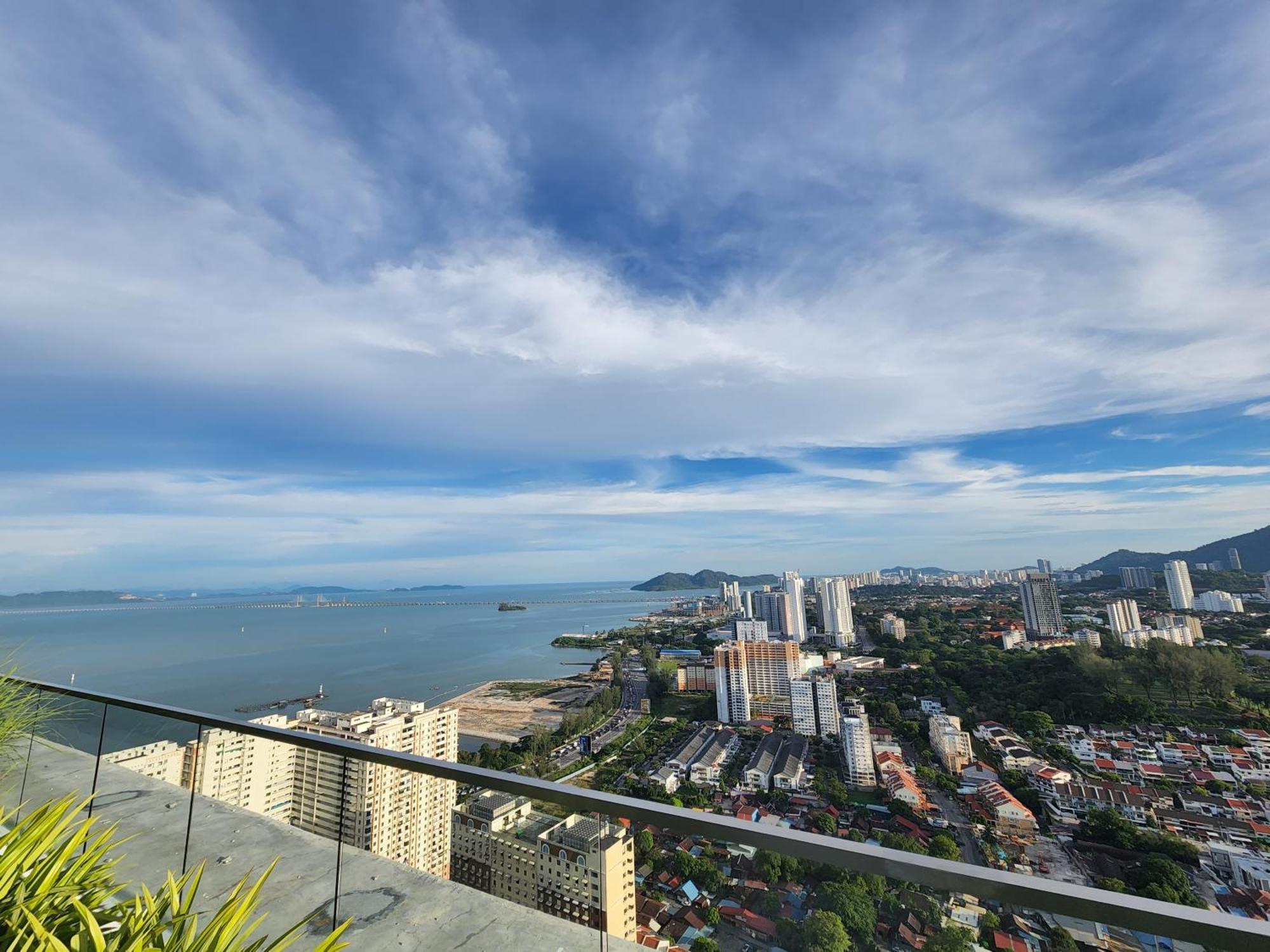 Urban Suites - Penang Jelutong Екстериор снимка