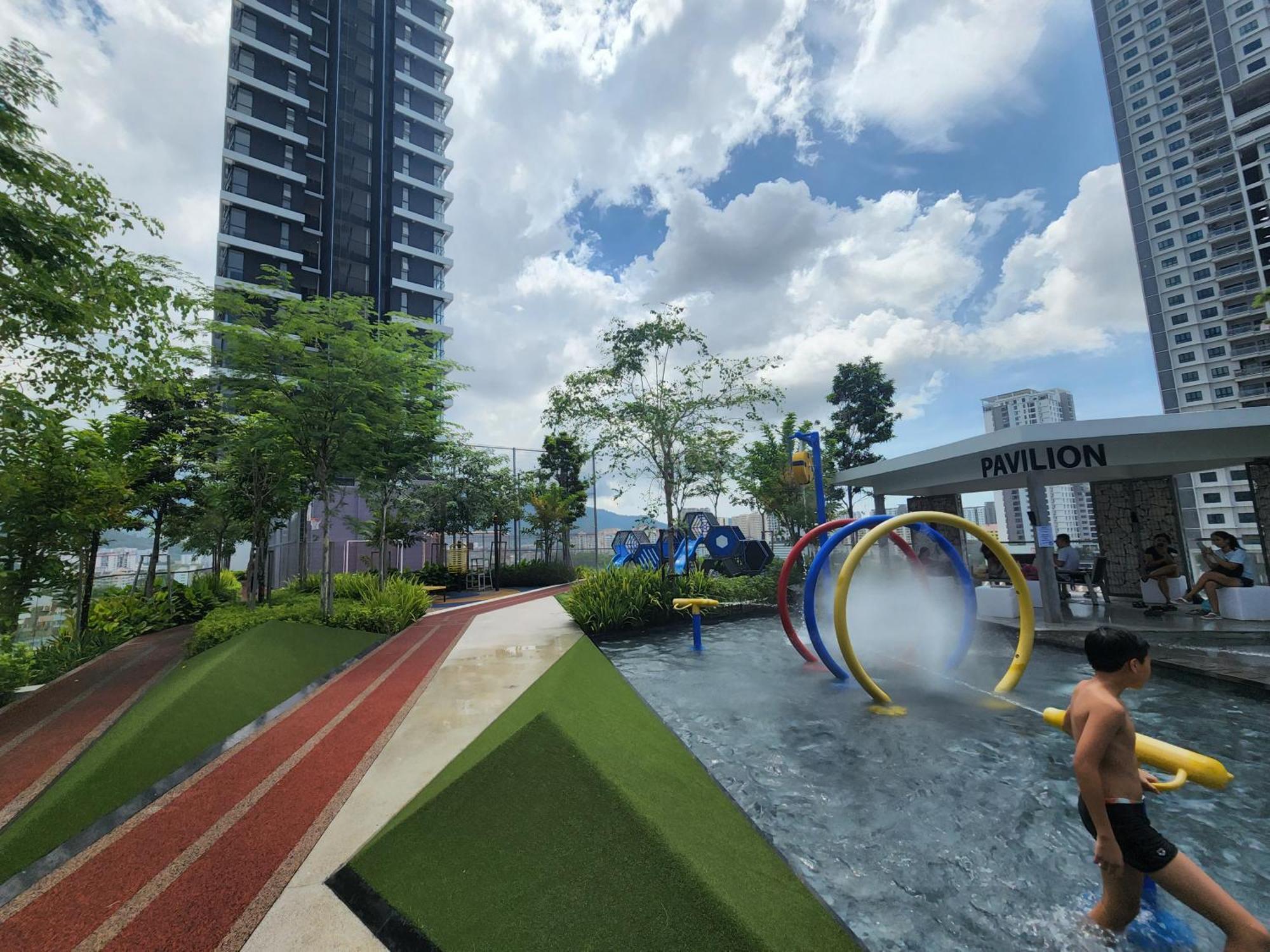 Urban Suites - Penang Jelutong Екстериор снимка